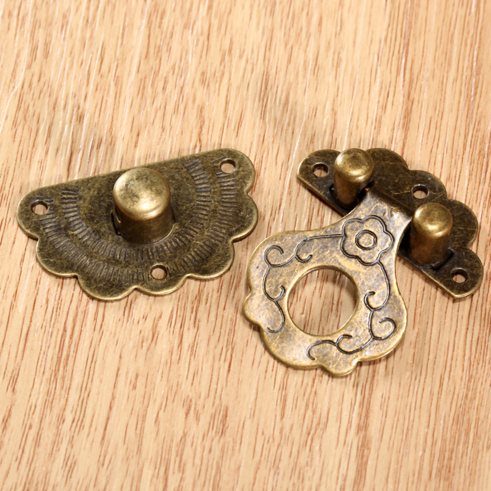 Antique Bronze Hasps ล็อคตกแต่ - Antique Brass Hook บทวิจารณ์และราคา